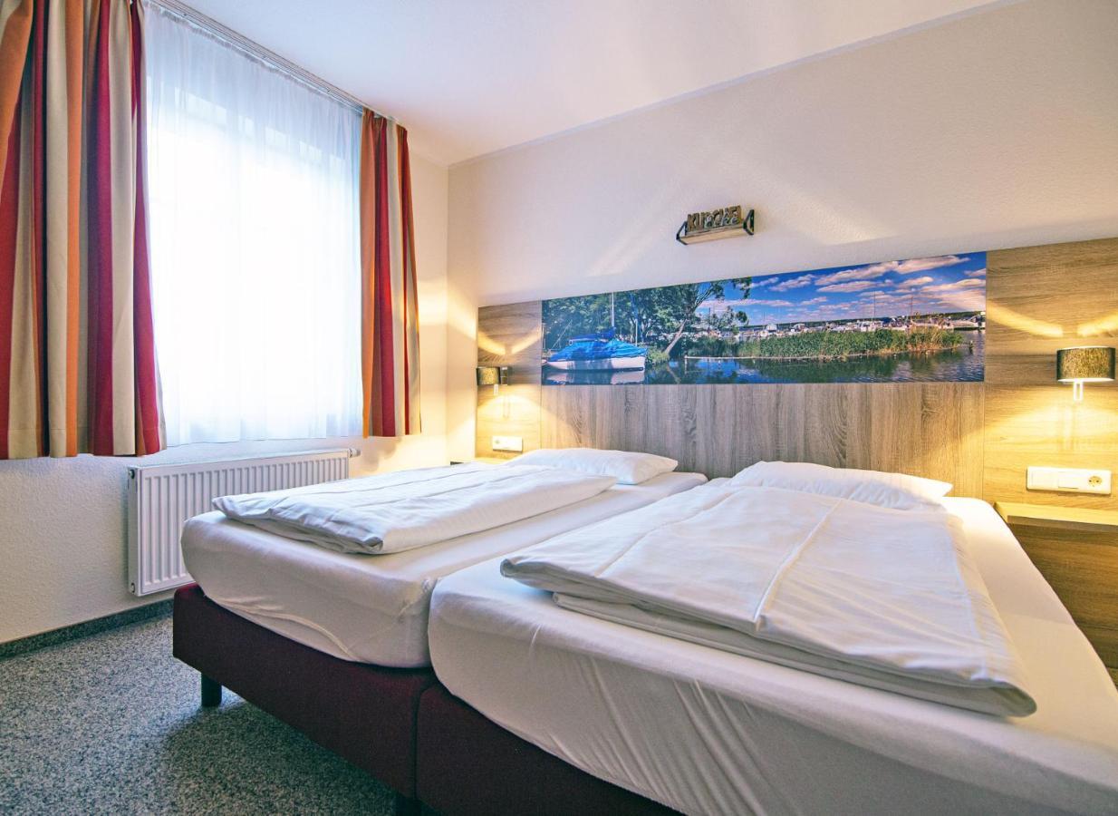 Hotel Zur Sonne Waren  Exterior foto